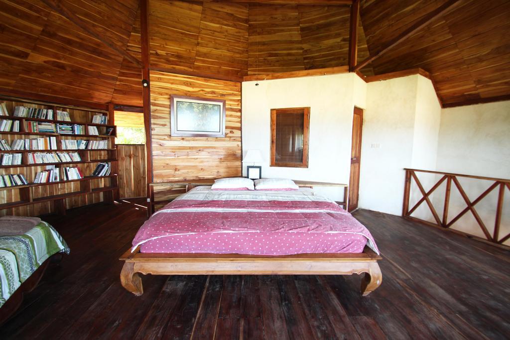 Boa Hill Surf House Hotel เนมบราลา ภายนอก รูปภาพ