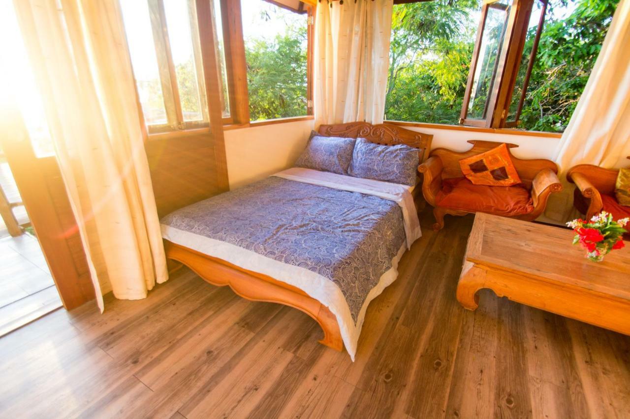 Boa Hill Surf House Hotel เนมบราลา ภายนอก รูปภาพ