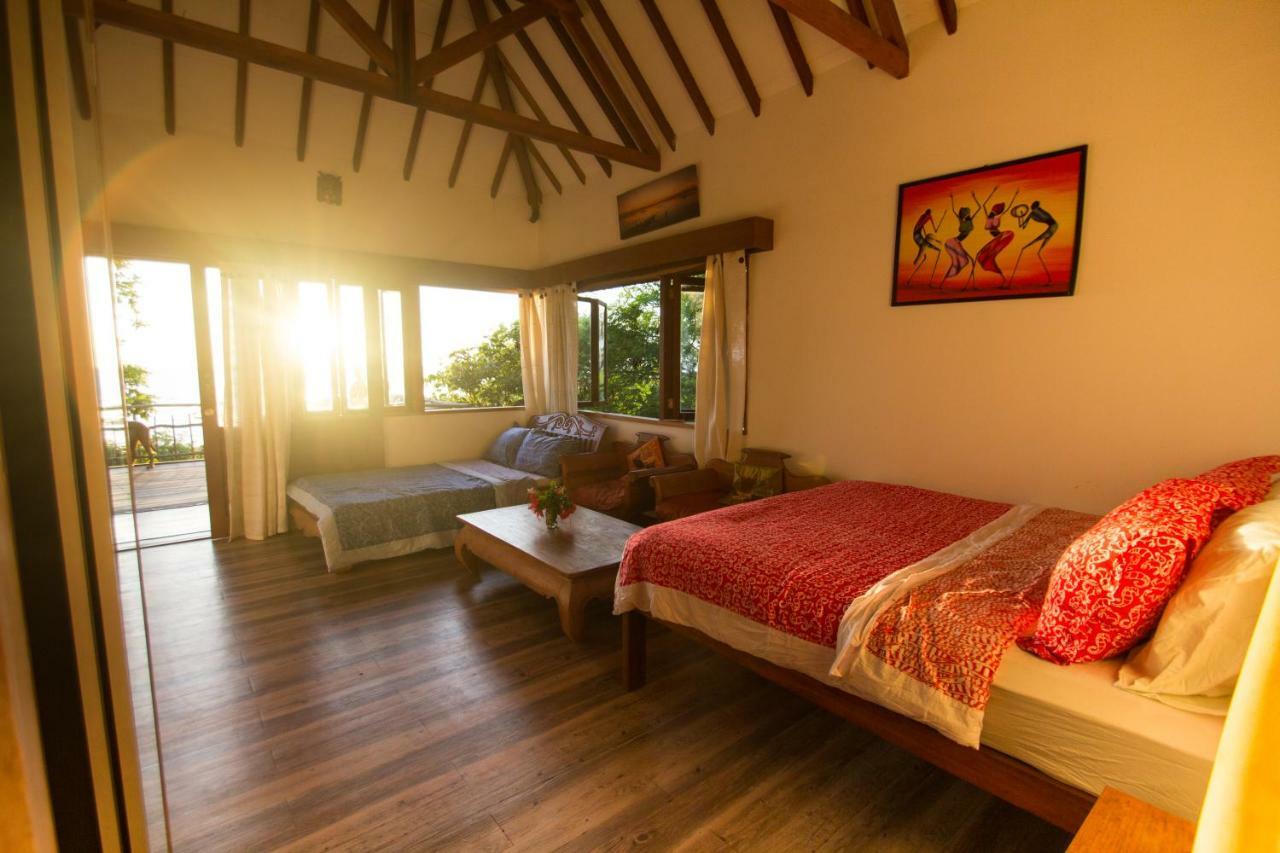 Boa Hill Surf House Hotel เนมบราลา ภายนอก รูปภาพ